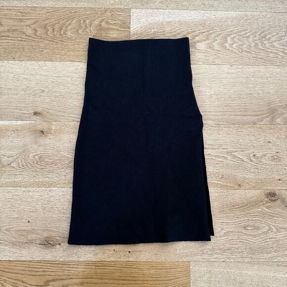 Lioness - Midi Skirt with Side Slit in Black - Picture 1 of 6